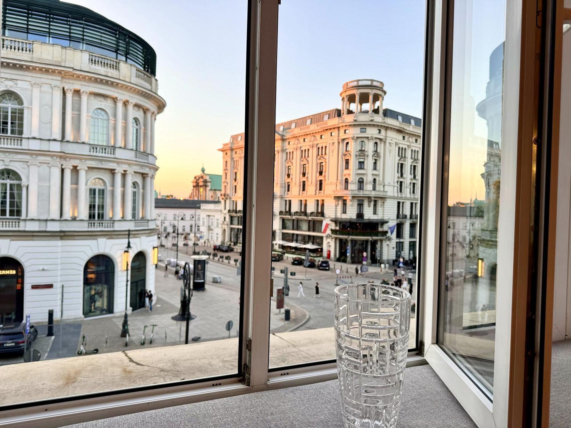 Mondrian Luxury Suites & Apartments Market Square I ワルシャワ エクステリア 写真